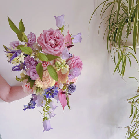 Teardrop bouquet/images are for reference only.