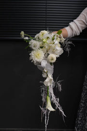 Teardrop bouquet/images are for reference only.